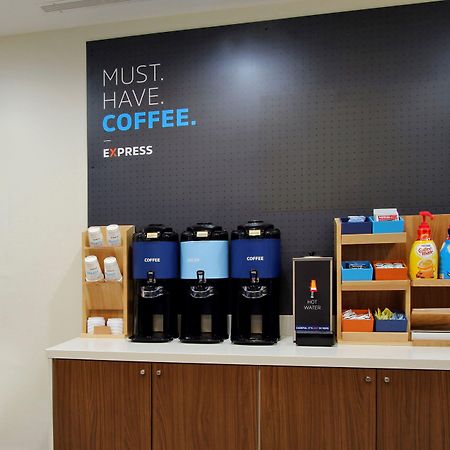 Holiday Inn Express - Plymouth By Ihg Экстерьер фото