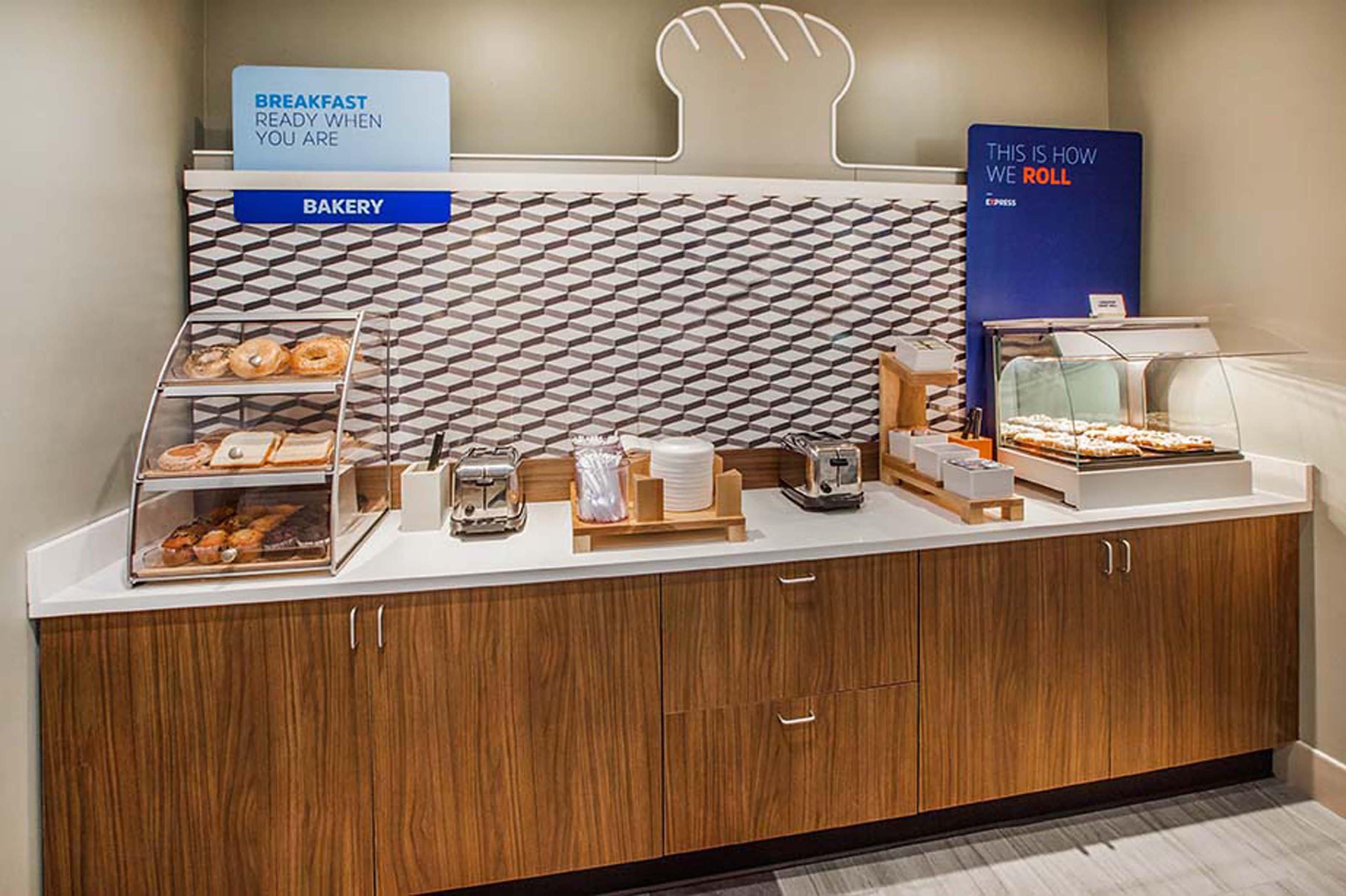 Holiday Inn Express - Plymouth By Ihg Экстерьер фото