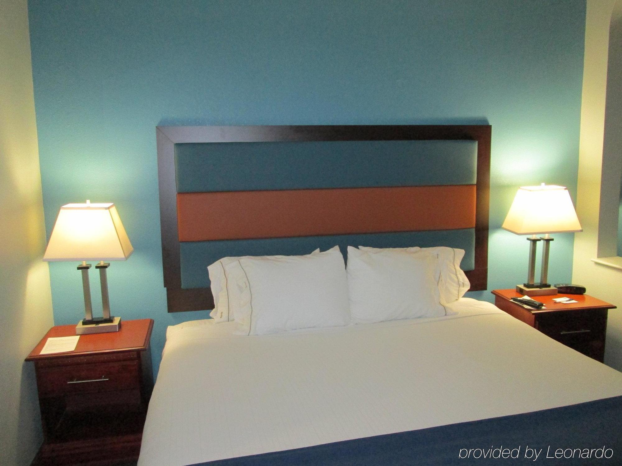 Holiday Inn Express - Plymouth By Ihg Экстерьер фото