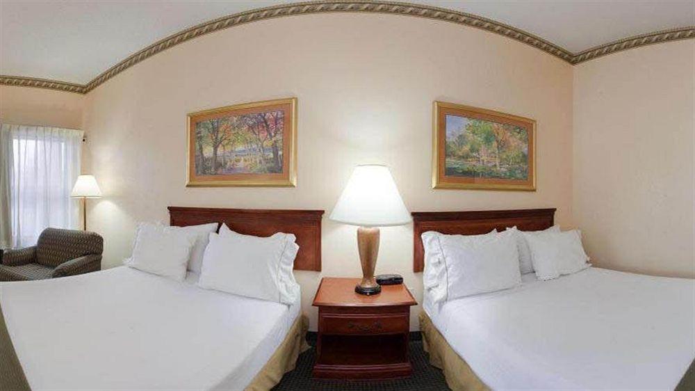 Holiday Inn Express - Plymouth By Ihg Экстерьер фото