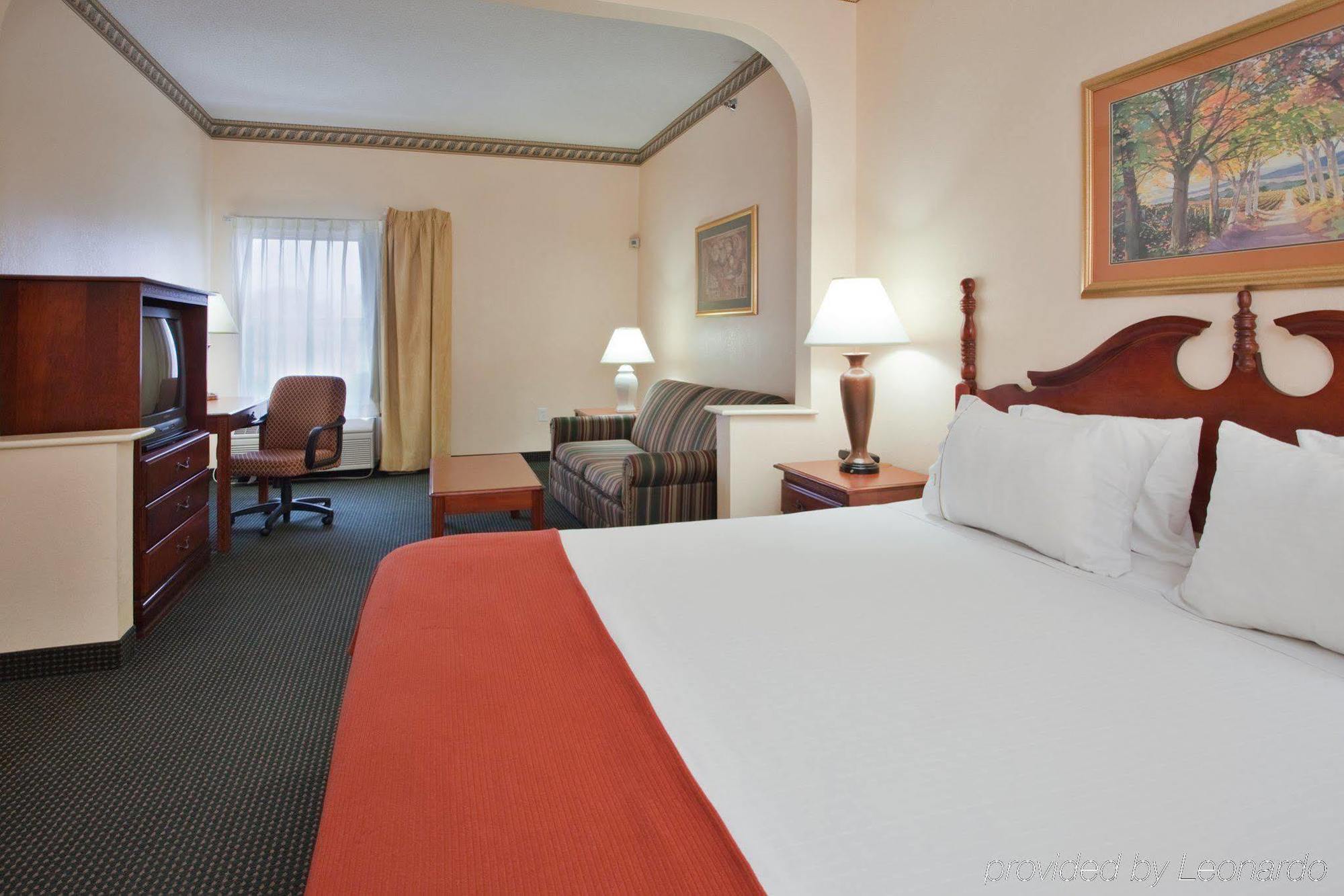 Holiday Inn Express - Plymouth By Ihg Номер фото