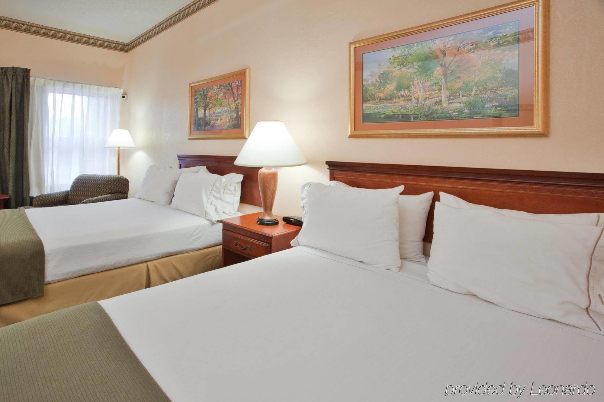 Holiday Inn Express - Plymouth By Ihg Номер фото