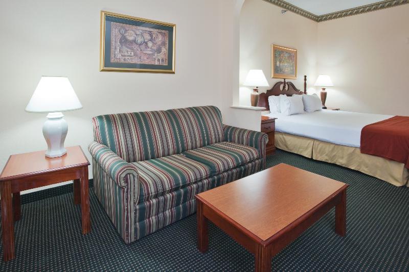 Holiday Inn Express - Plymouth By Ihg Экстерьер фото