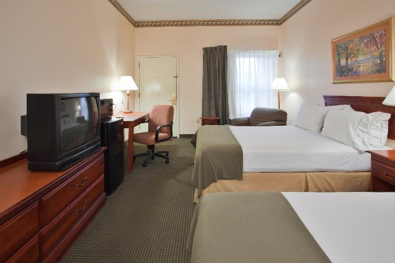Holiday Inn Express - Plymouth By Ihg Экстерьер фото